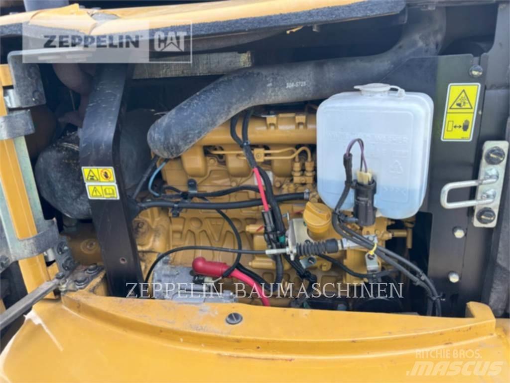 CAT 305ECR 大型油圧ショベル12t以上（パワーショベル・ユンボ）
