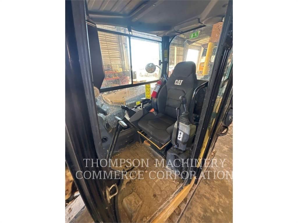 CAT 306-07CR 大型油圧ショベル12t以上（パワーショベル・ユンボ）