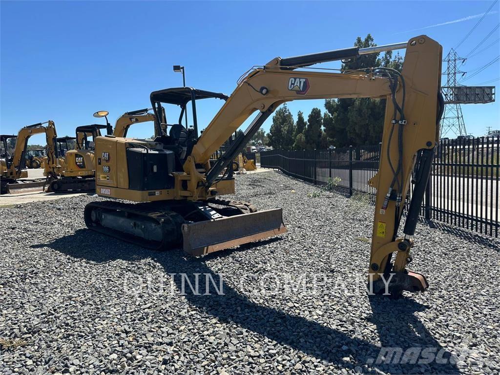 CAT 30607CR 大型油圧ショベル12t以上（パワーショベル・ユンボ）