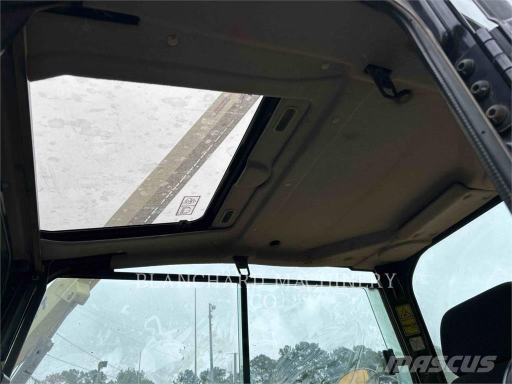 CAT 308CR 大型油圧ショベル12t以上（パワーショベル・ユンボ）