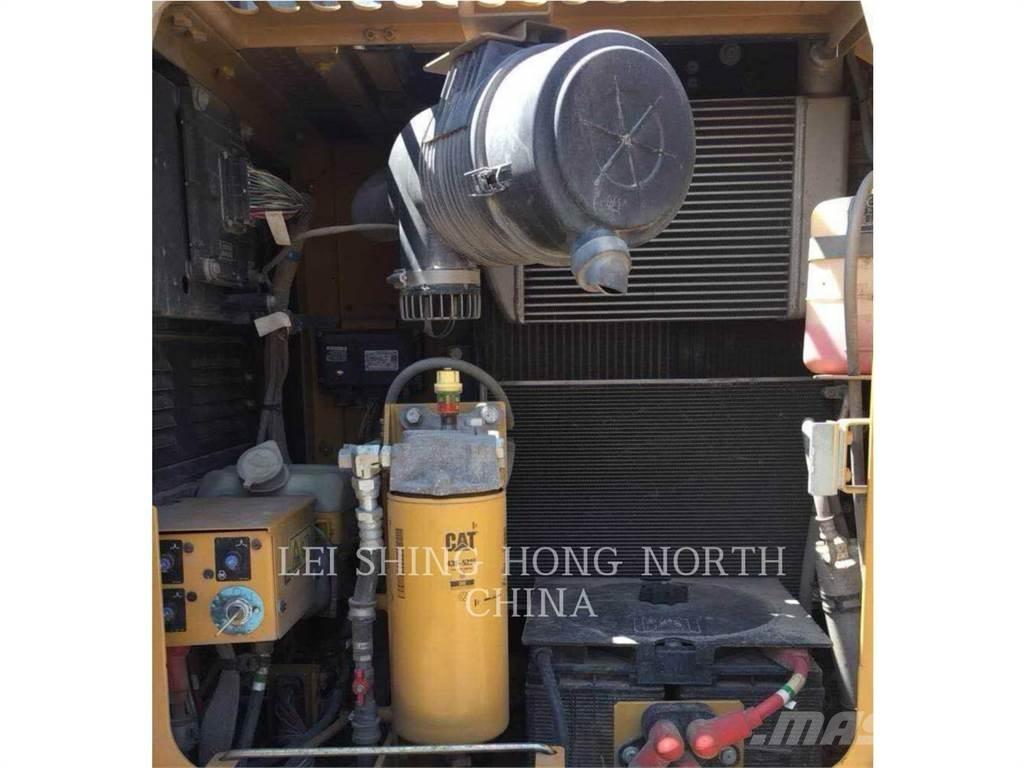 CAT 313D2GC 大型油圧ショベル12t以上（パワーショベル・ユンボ）