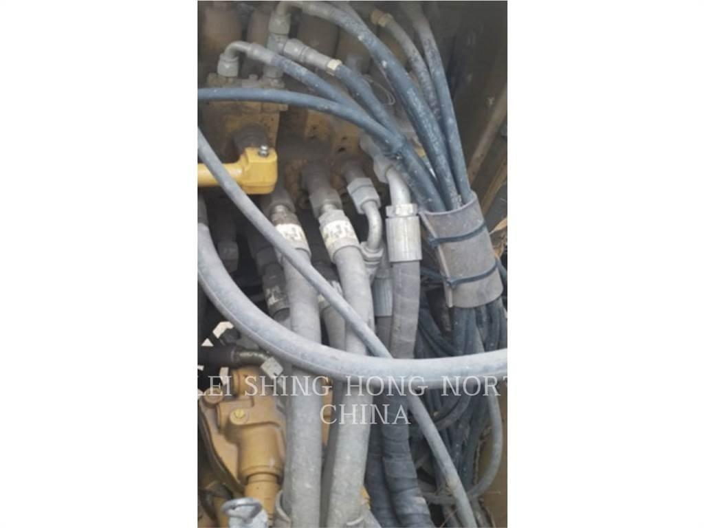 CAT 313D2GC 大型油圧ショベル12t以上（パワーショベル・ユンボ）