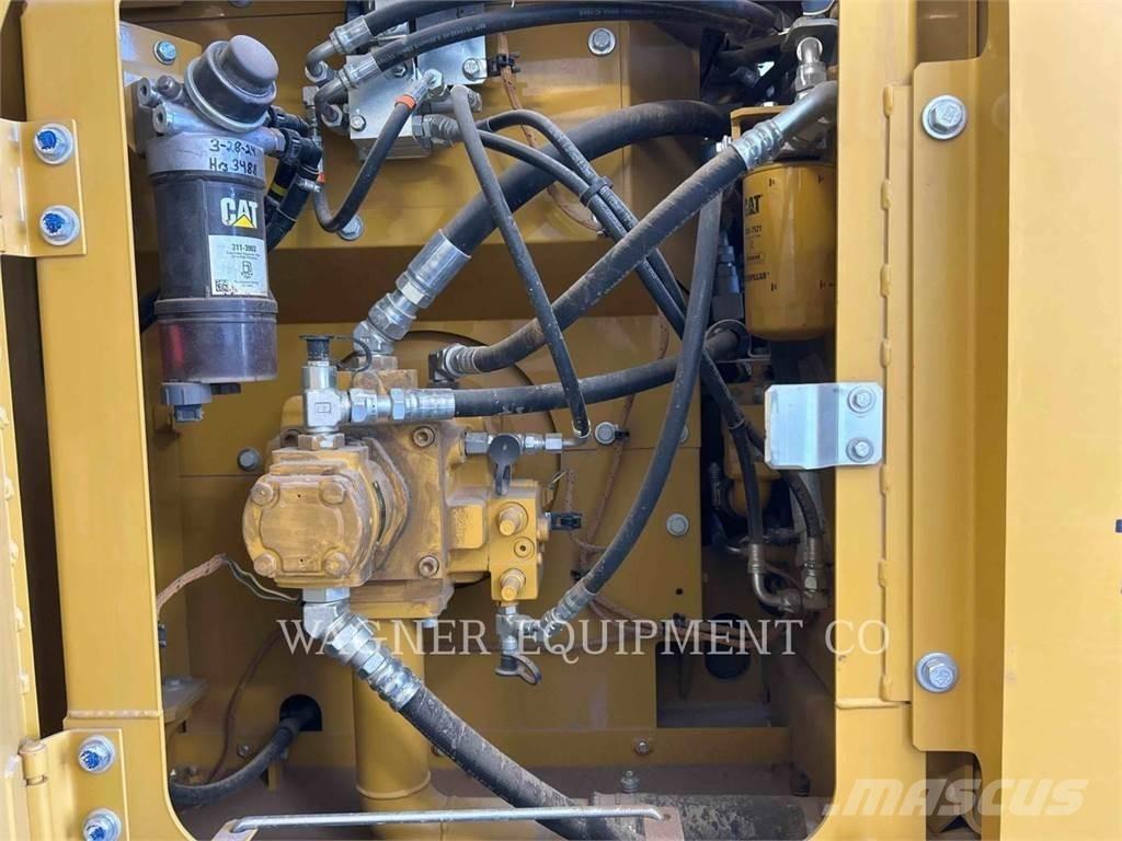 CAT 313FGC TC 大型油圧ショベル12t以上（パワーショベル・ユンボ）