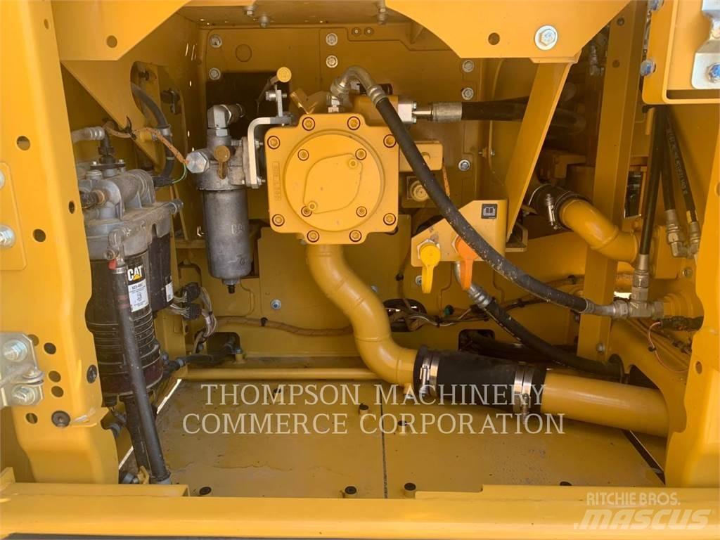 CAT 320 大型油圧ショベル12t以上（パワーショベル・ユンボ）
