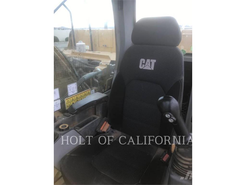 CAT 320 大型油圧ショベル12t以上（パワーショベル・ユンボ）