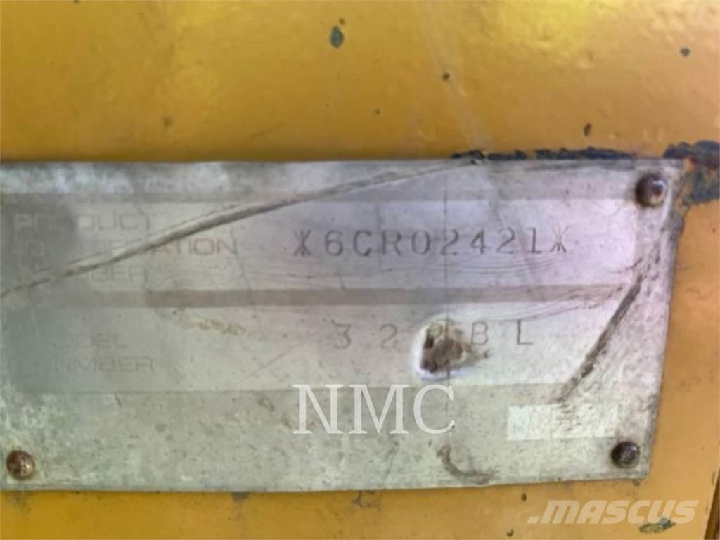 CAT 320BL 大型油圧ショベル12t以上（パワーショベル・ユンボ）