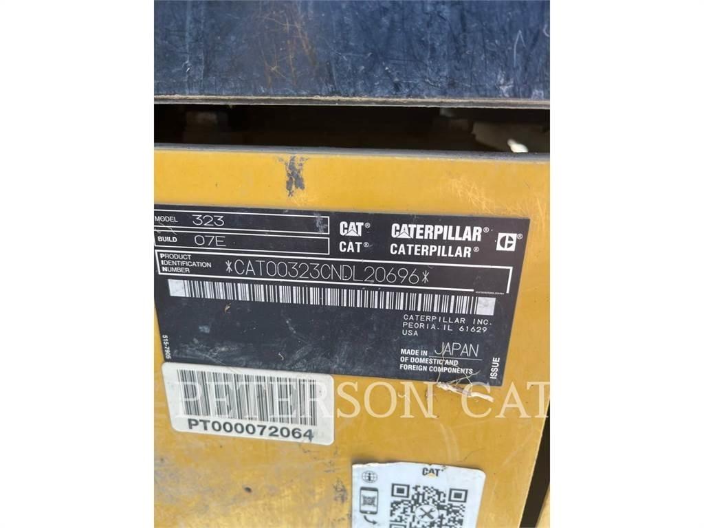 CAT 323 大型油圧ショベル12t以上（パワーショベル・ユンボ）