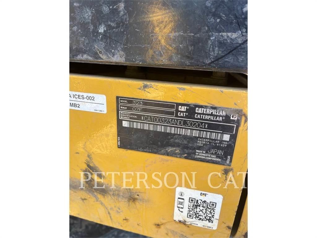 CAT 323 大型油圧ショベル12t以上（パワーショベル・ユンボ）
