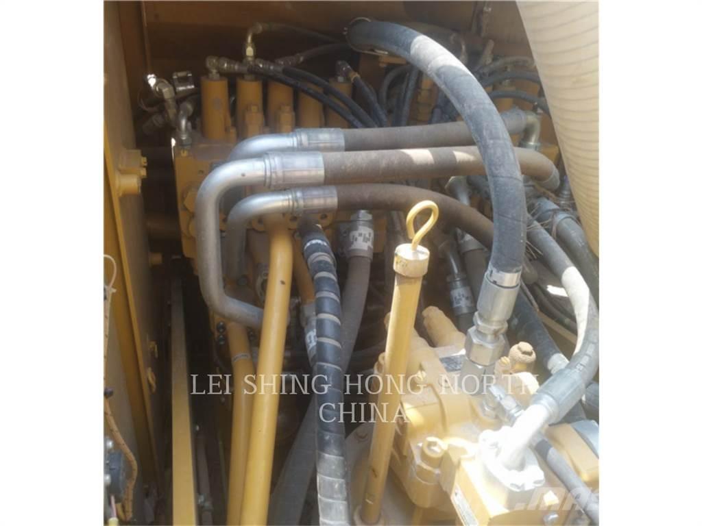 CAT 323D2L 大型油圧ショベル12t以上（パワーショベル・ユンボ）
