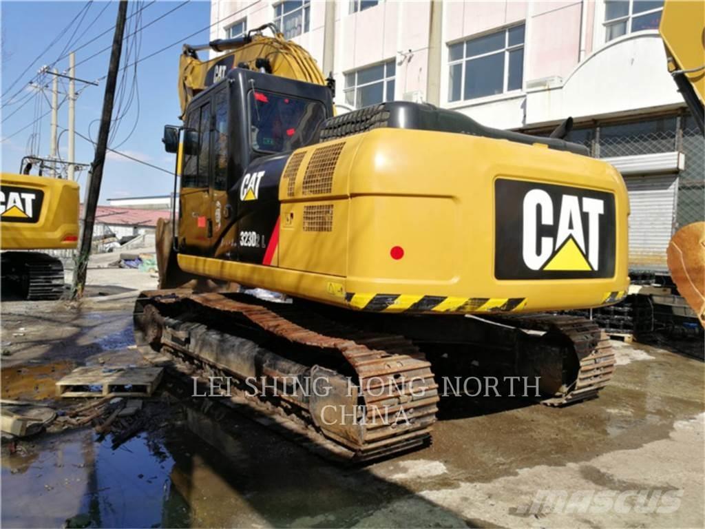 CAT 323D2L 大型油圧ショベル12t以上（パワーショベル・ユンボ）