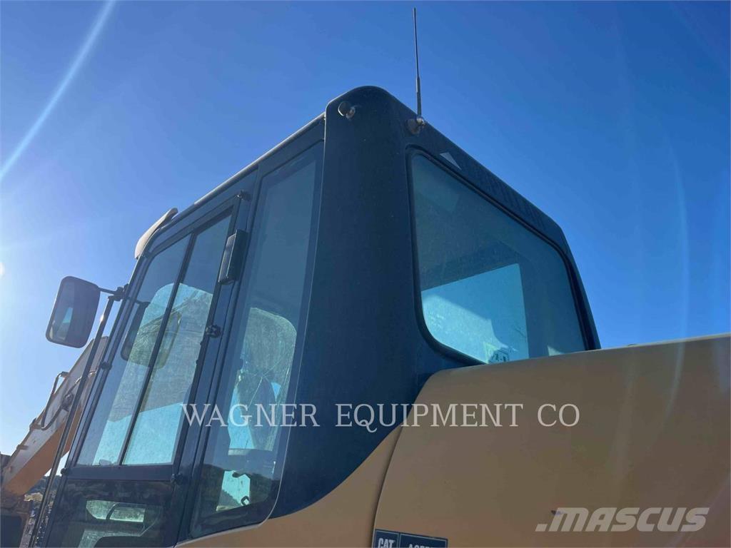 CAT 325DL 大型油圧ショベル12t以上（パワーショベル・ユンボ）