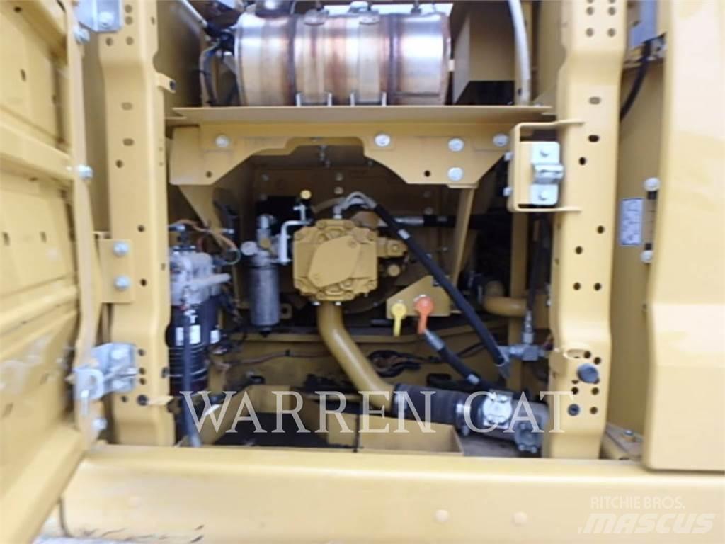 CAT 326 TC 大型油圧ショベル12t以上（パワーショベル・ユンボ）