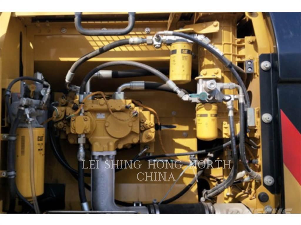 CAT 326D2L 大型油圧ショベル12t以上（パワーショベル・ユンボ）