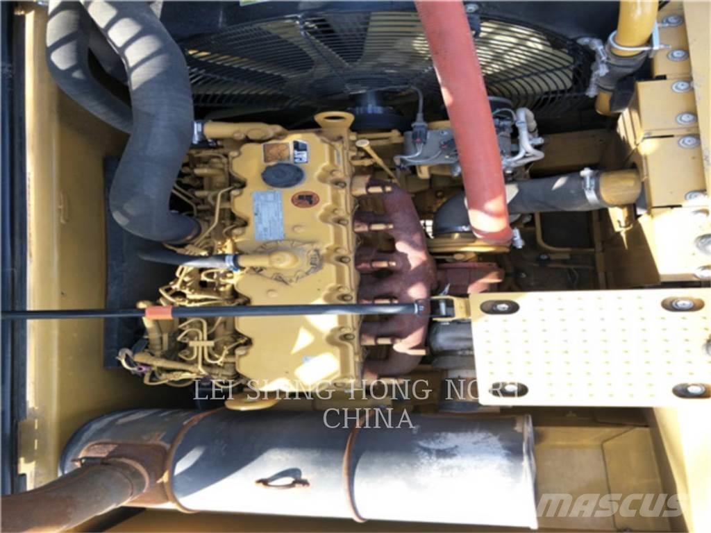 CAT 326D2L 大型油圧ショベル12t以上（パワーショベル・ユンボ）