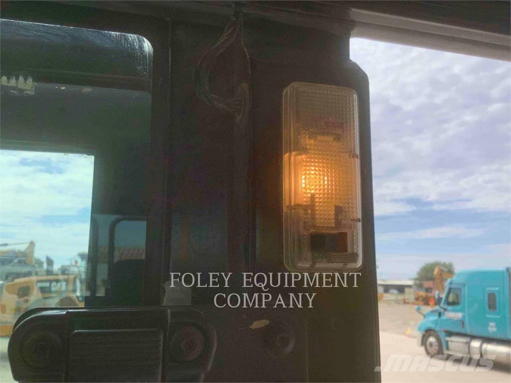 CAT 326FL9 大型油圧ショベル12t以上（パワーショベル・ユンボ）