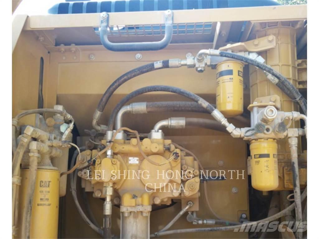 CAT 330D2L 大型油圧ショベル12t以上（パワーショベル・ユンボ）