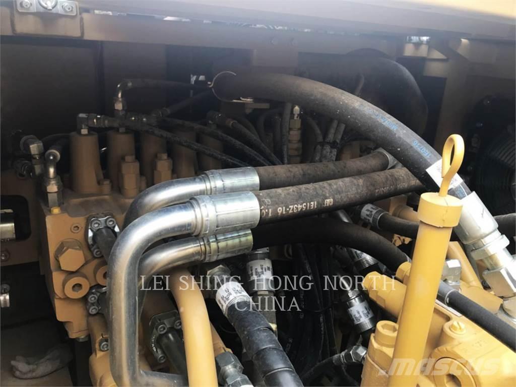 CAT 330D2L 大型油圧ショベル12t以上（パワーショベル・ユンボ）