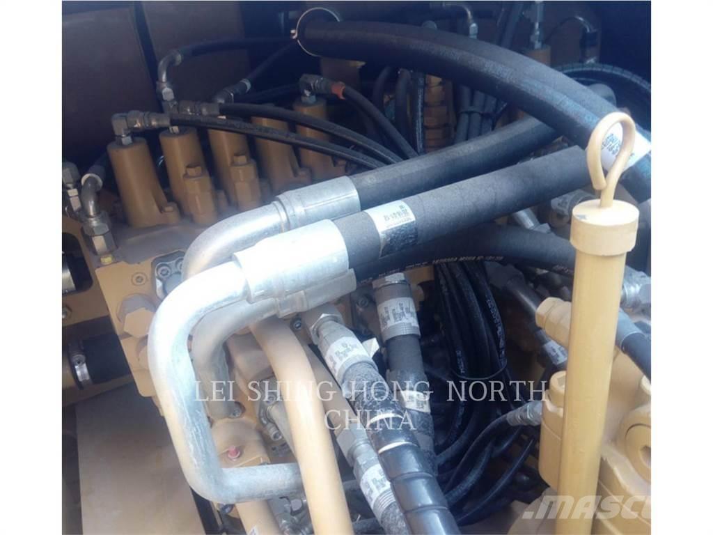CAT 330D2L 大型油圧ショベル12t以上（パワーショベル・ユンボ）
