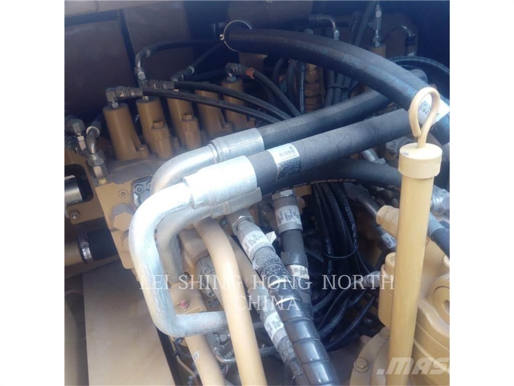 CAT 330D2L 大型油圧ショベル12t以上（パワーショベル・ユンボ）