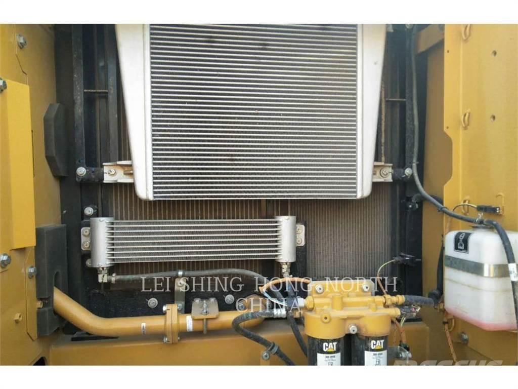 CAT 330D2L 大型油圧ショベル12t以上（パワーショベル・ユンボ）