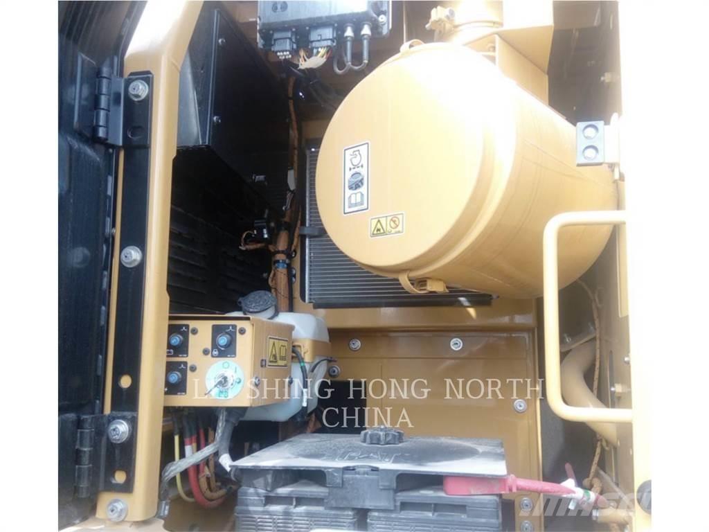 CAT 330D2L 大型油圧ショベル12t以上（パワーショベル・ユンボ）