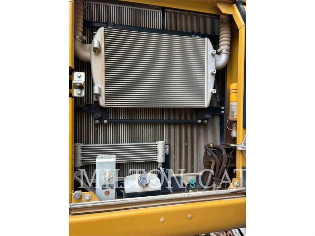 CAT 330FL 大型油圧ショベル12t以上（パワーショベル・ユンボ）