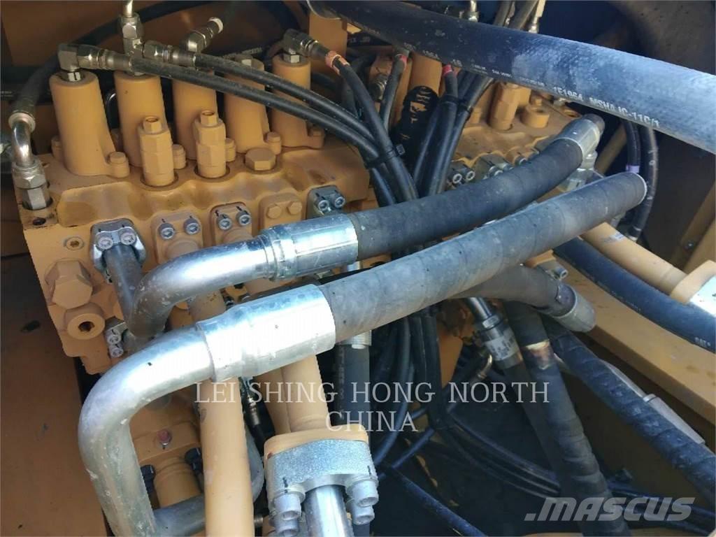 CAT 336D2 大型油圧ショベル12t以上（パワーショベル・ユンボ）