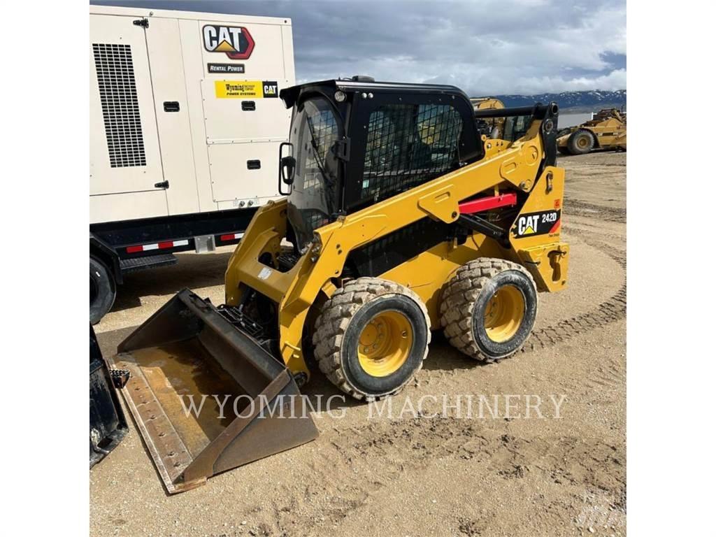 CAT 352D スキッドステアローダー