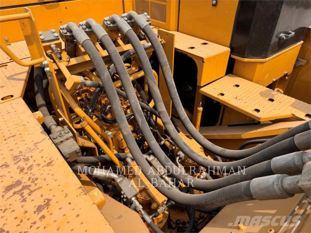 CAT 374 大型油圧ショベル12t以上（パワーショベル・ユンボ）