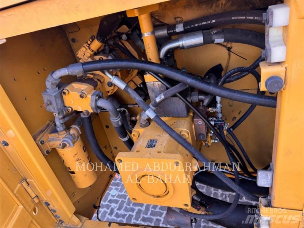 CAT 374D L 大型油圧ショベル12t以上（パワーショベル・ユンボ）