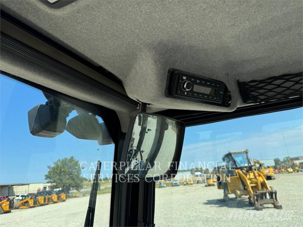 CAT 42007 バックホーローダー