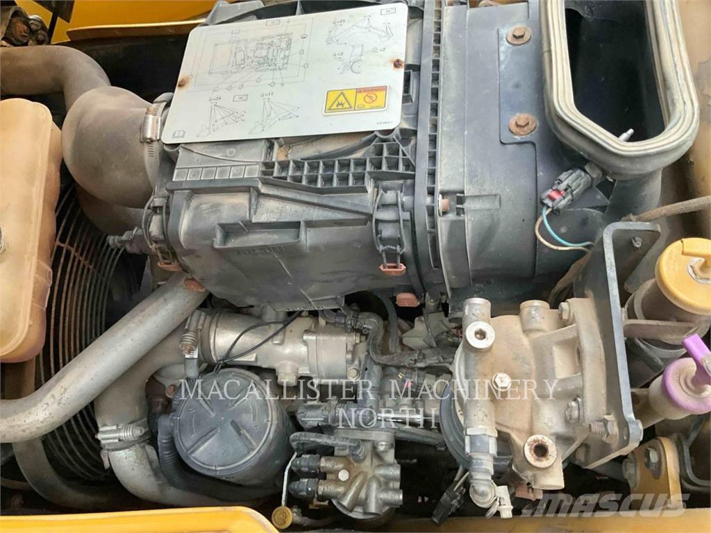 CAT 420F A バックホーローダー