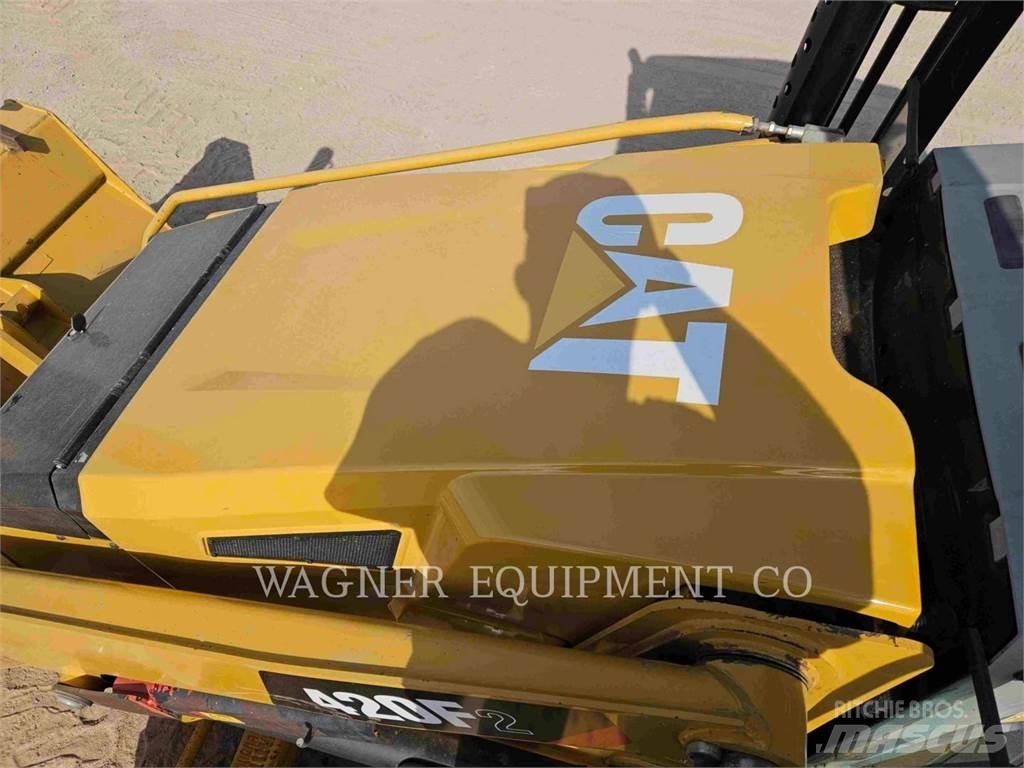 CAT 420F2 4WDS バックホーローダー