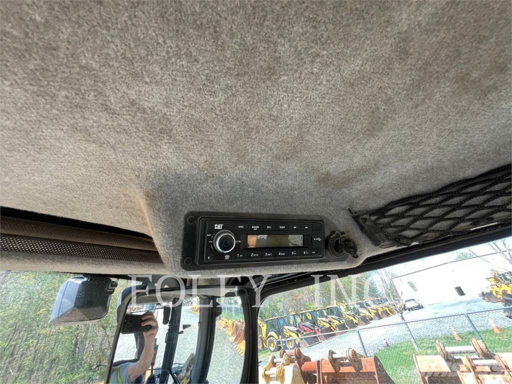 CAT 420F2IT バックホーローダー