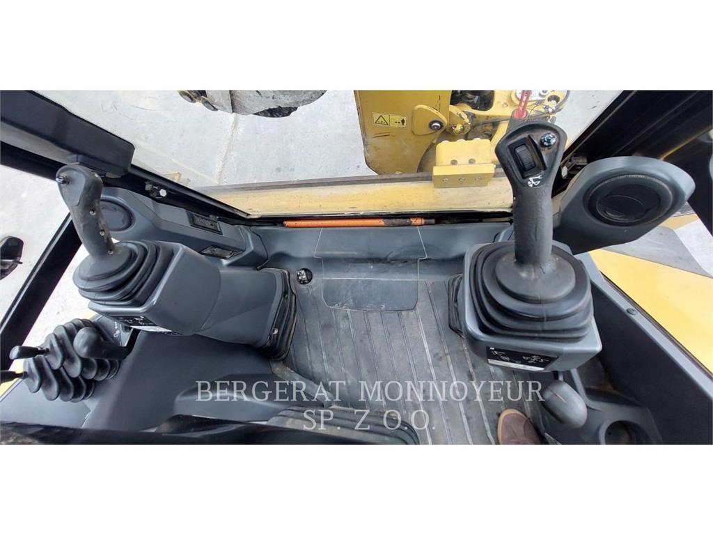 CAT 432F2 バックホーローダー