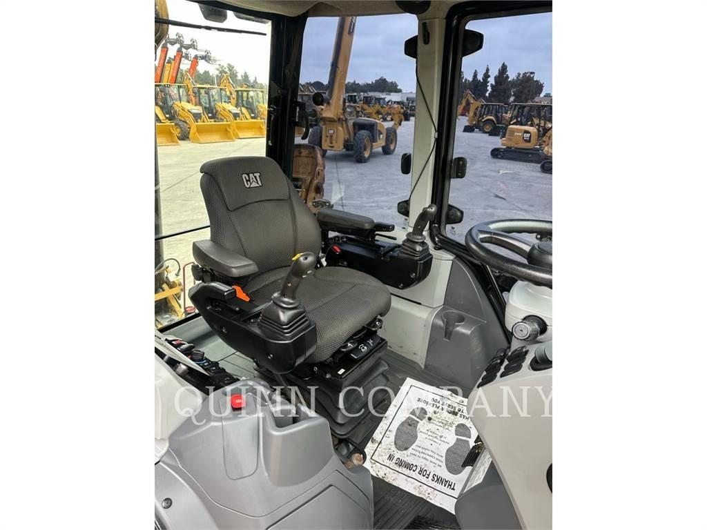 CAT 450 バックホーローダー
