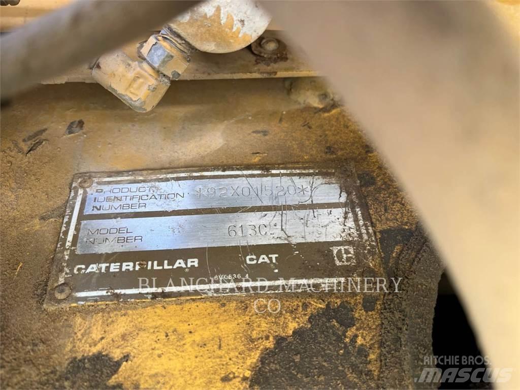 CAT 613C スクレイパー