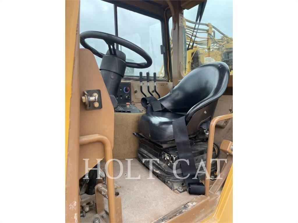 CAT 615C II スクレイパー