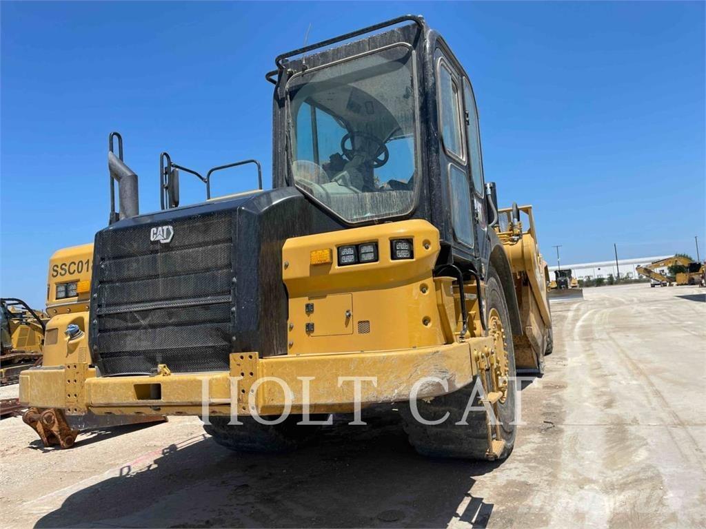 CAT 621 スクレイパー