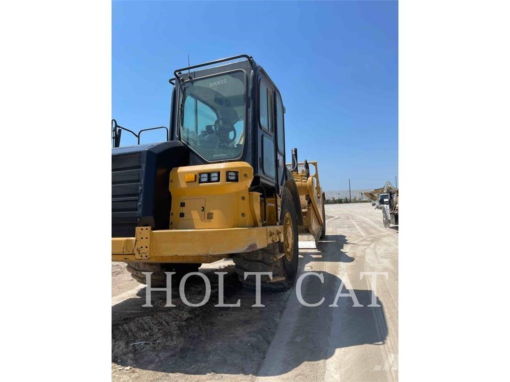 CAT 621 スクレイパー