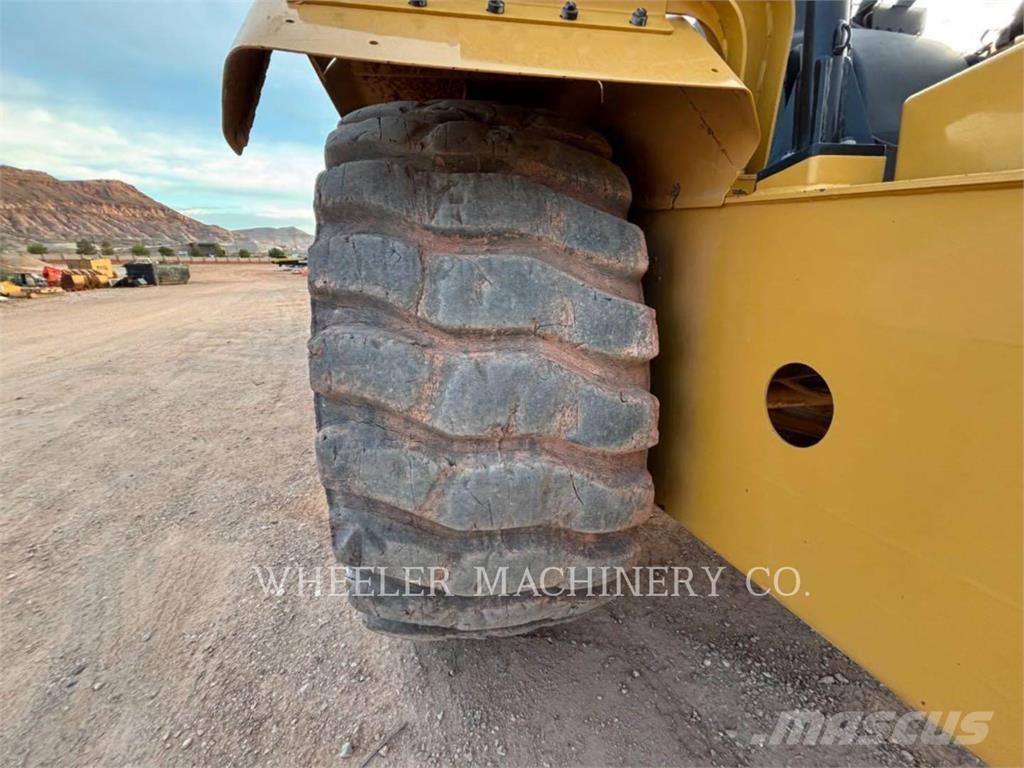 CAT 621K スクレイパー