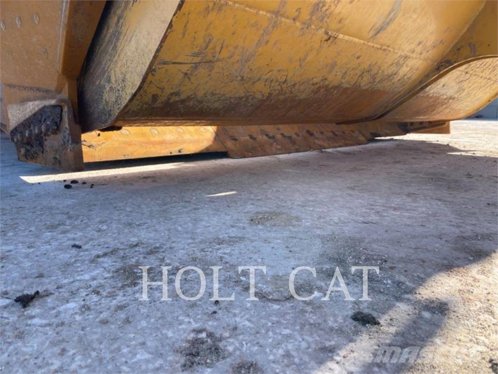 CAT 631 スクレイパー