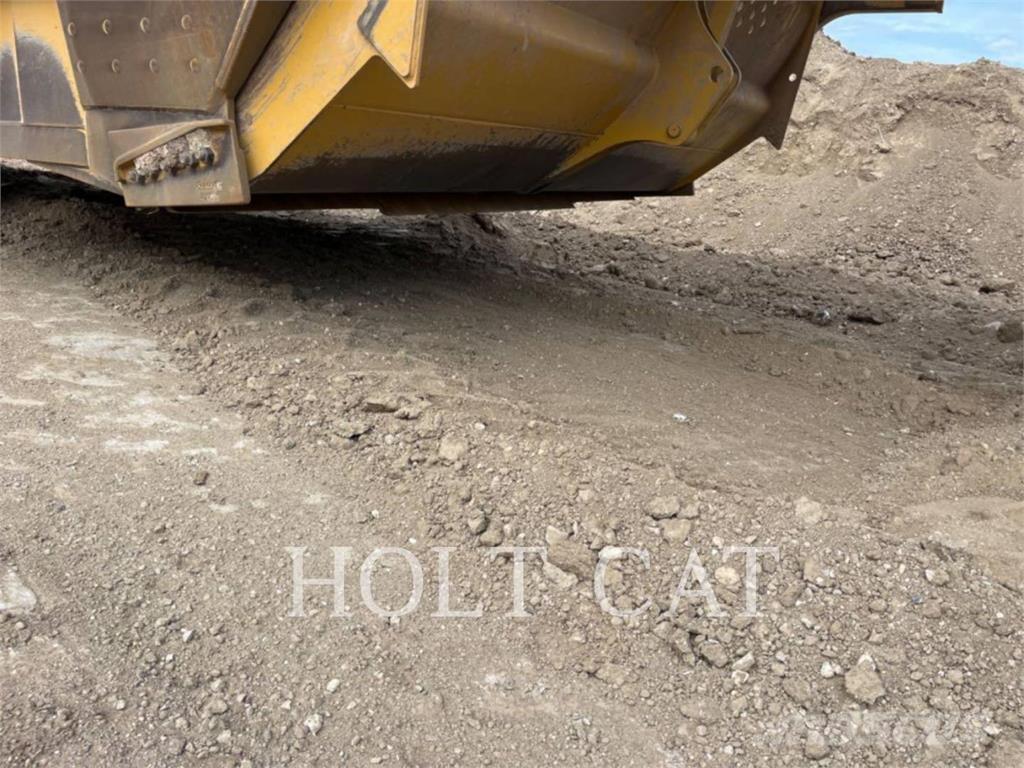 CAT 631 スクレイパー