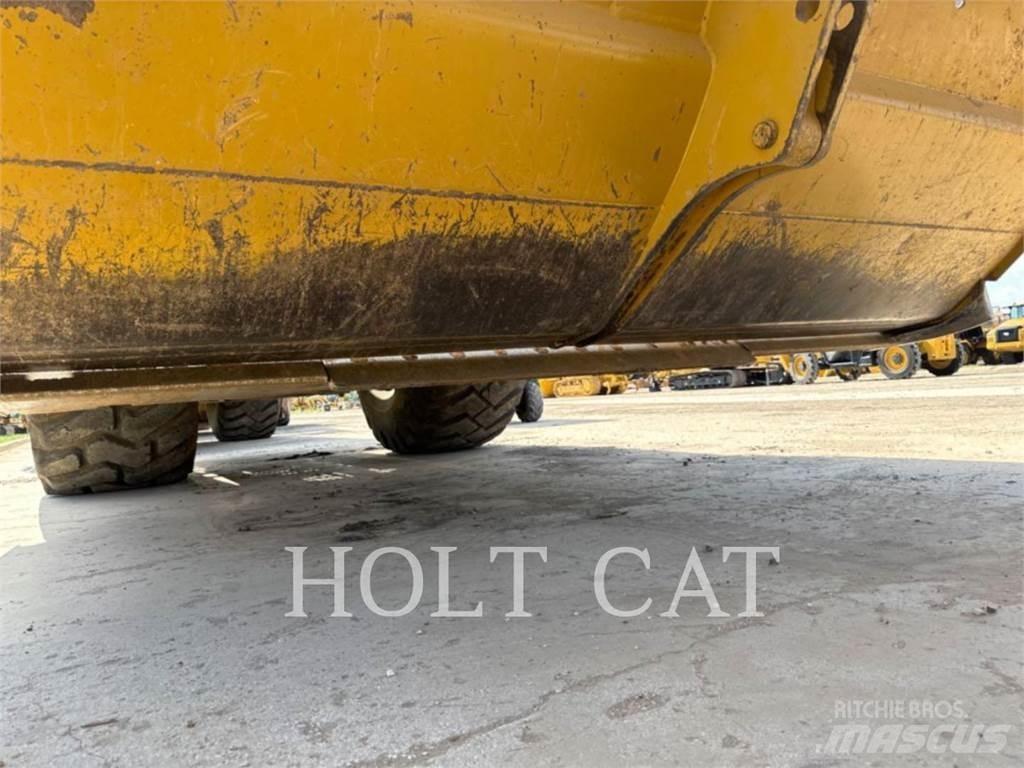CAT 631K スクレイパー