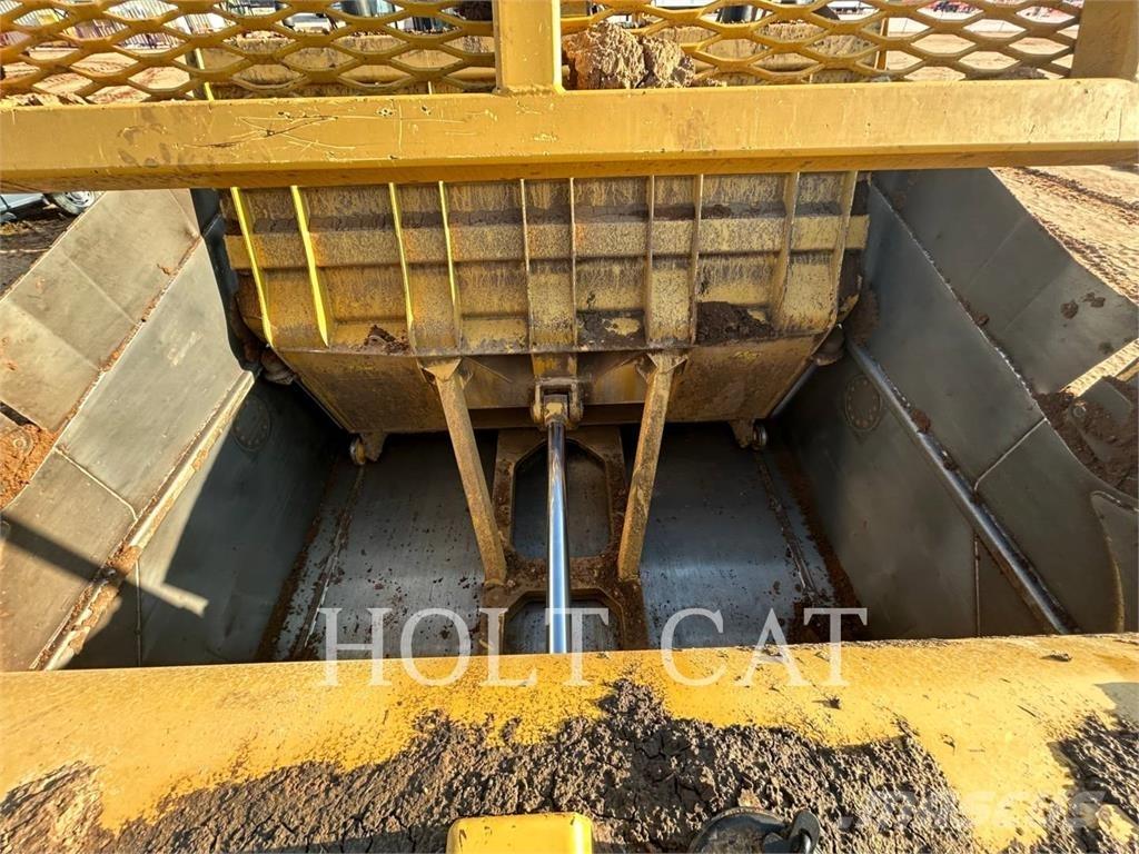 CAT 631K スクレイパー