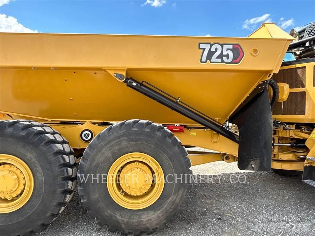 CAT 725 アーティキュレート式ダンプトラック