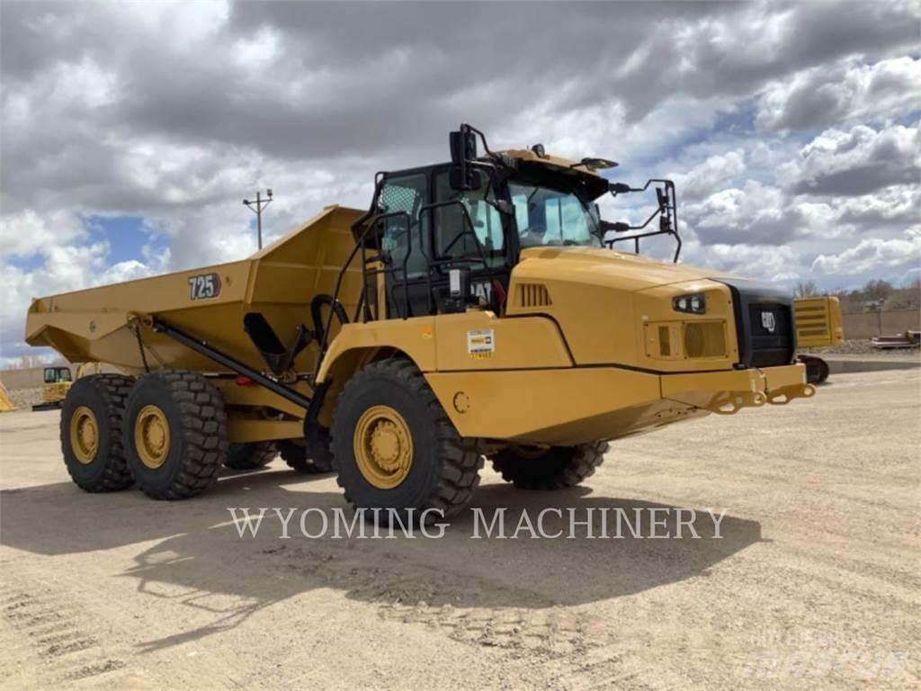 CAT 725 アーティキュレート式ダンプトラック