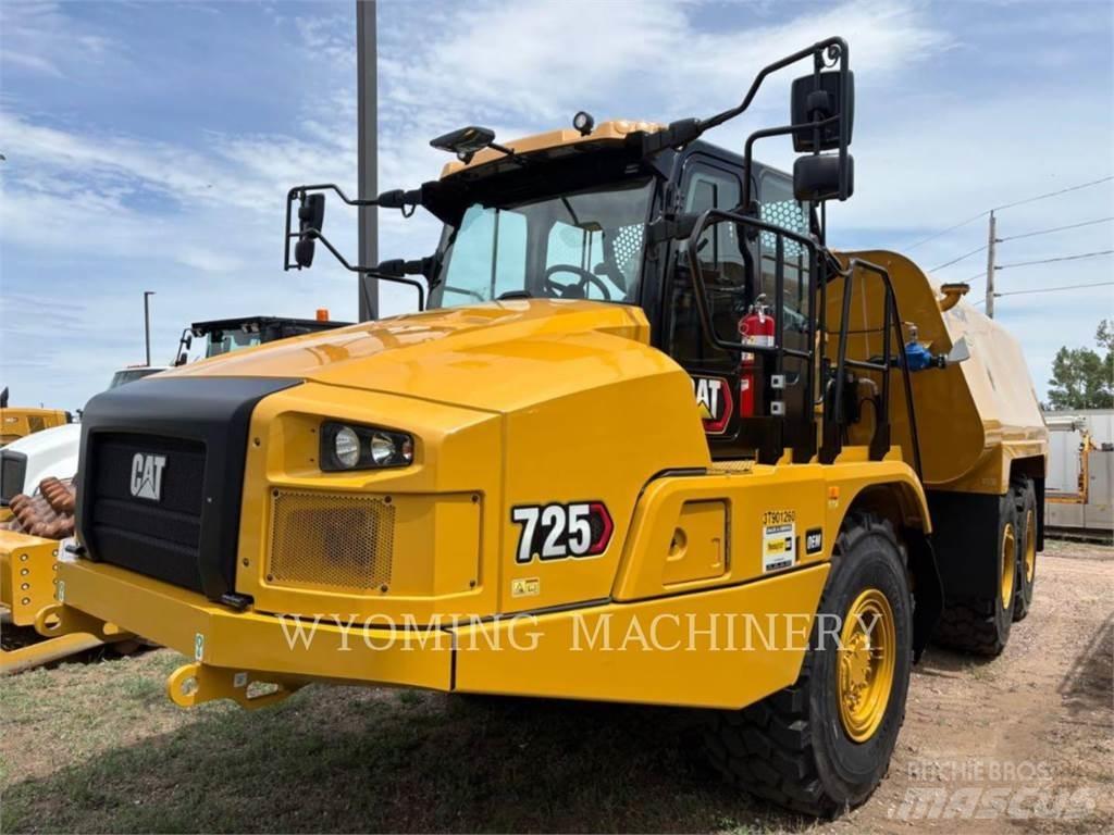 CAT 725 アーティキュレート式ダンプトラック