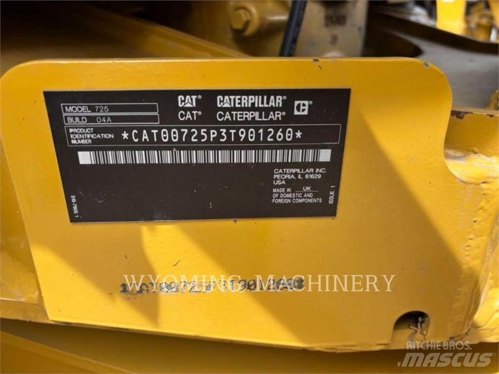 CAT 725 アーティキュレート式ダンプトラック