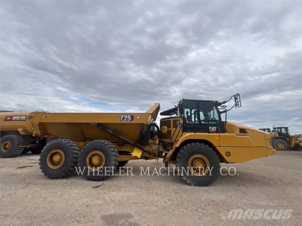 CAT 725 アーティキュレート式ダンプトラック